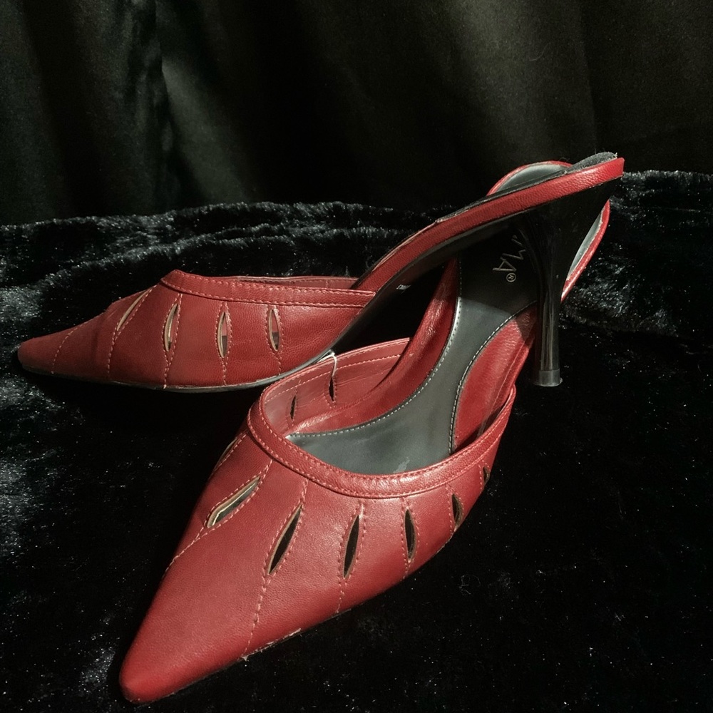 PRIMA Red Black Slip on Leather 8.5M Heels